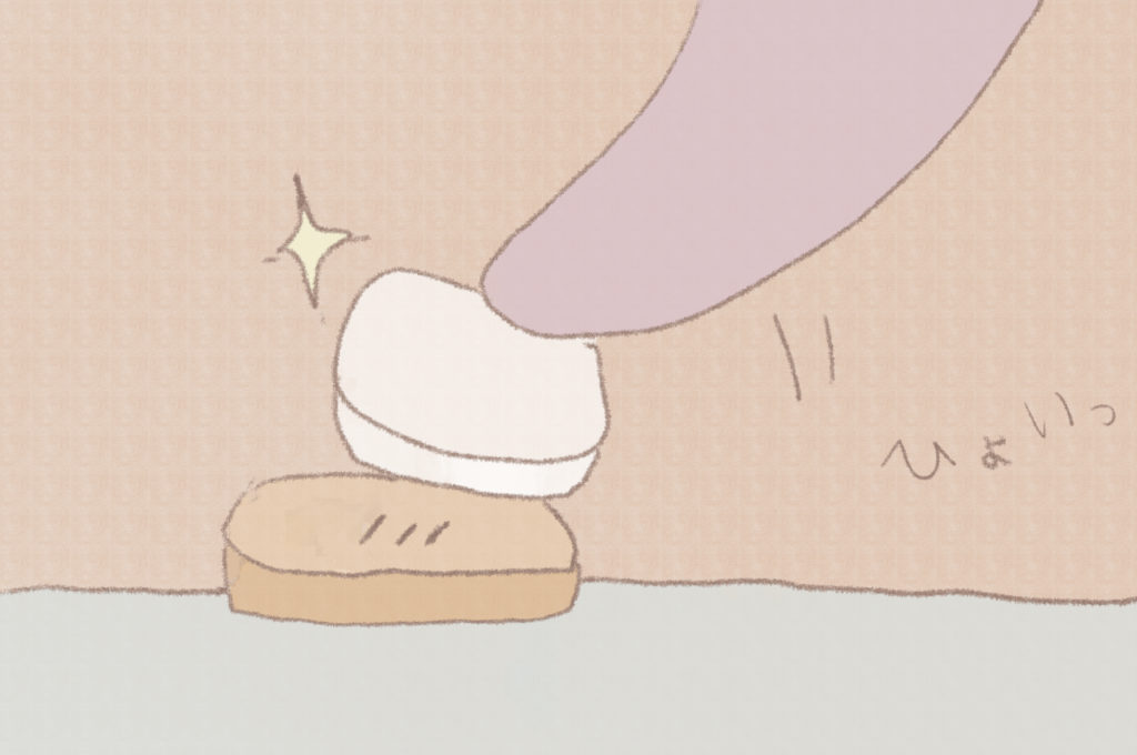 (うさこがせっけんをつかんでる)
